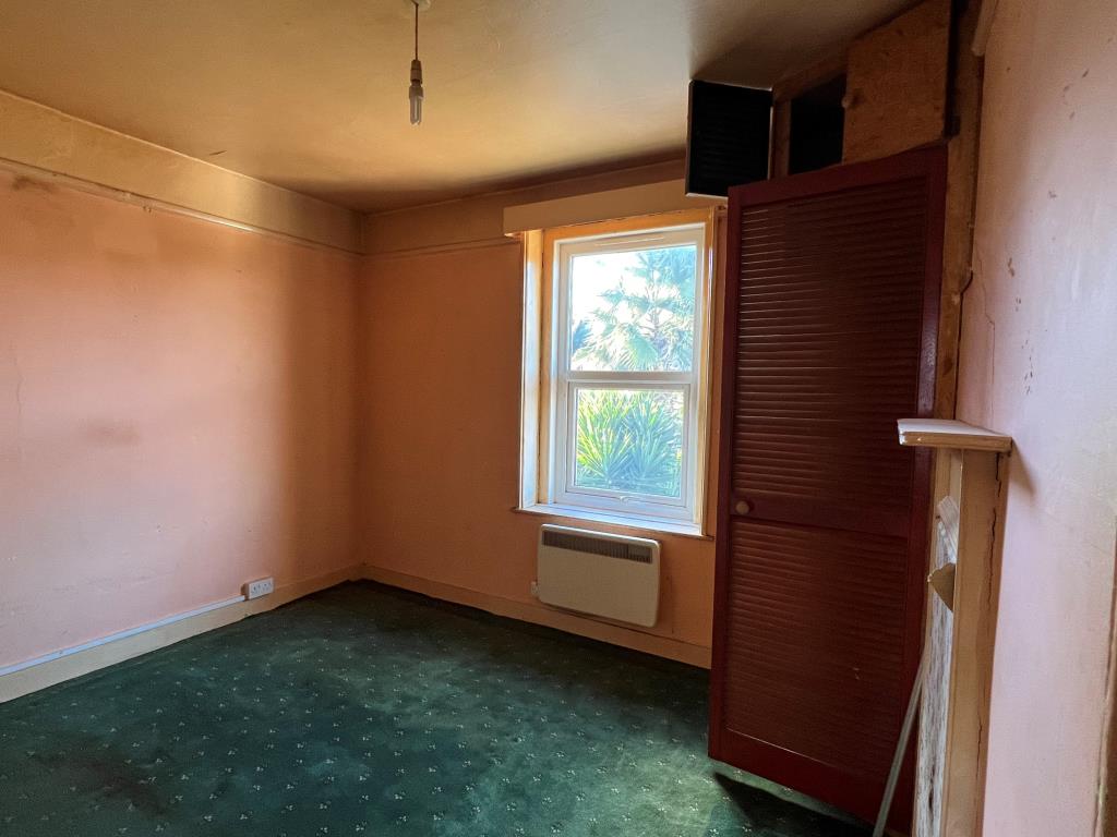 Lot: 77 - TWO-BEDROOM HOUSE FOR IMPROVEMENT -